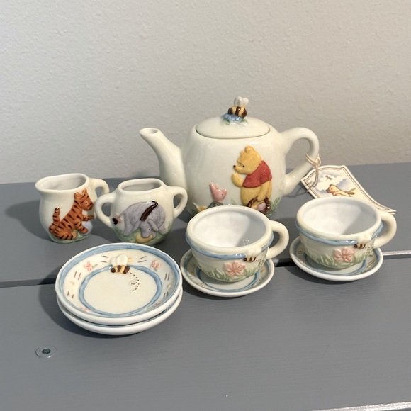 Disney Accents Classic Winnie The Pooh Disney Porcelain Tea Set